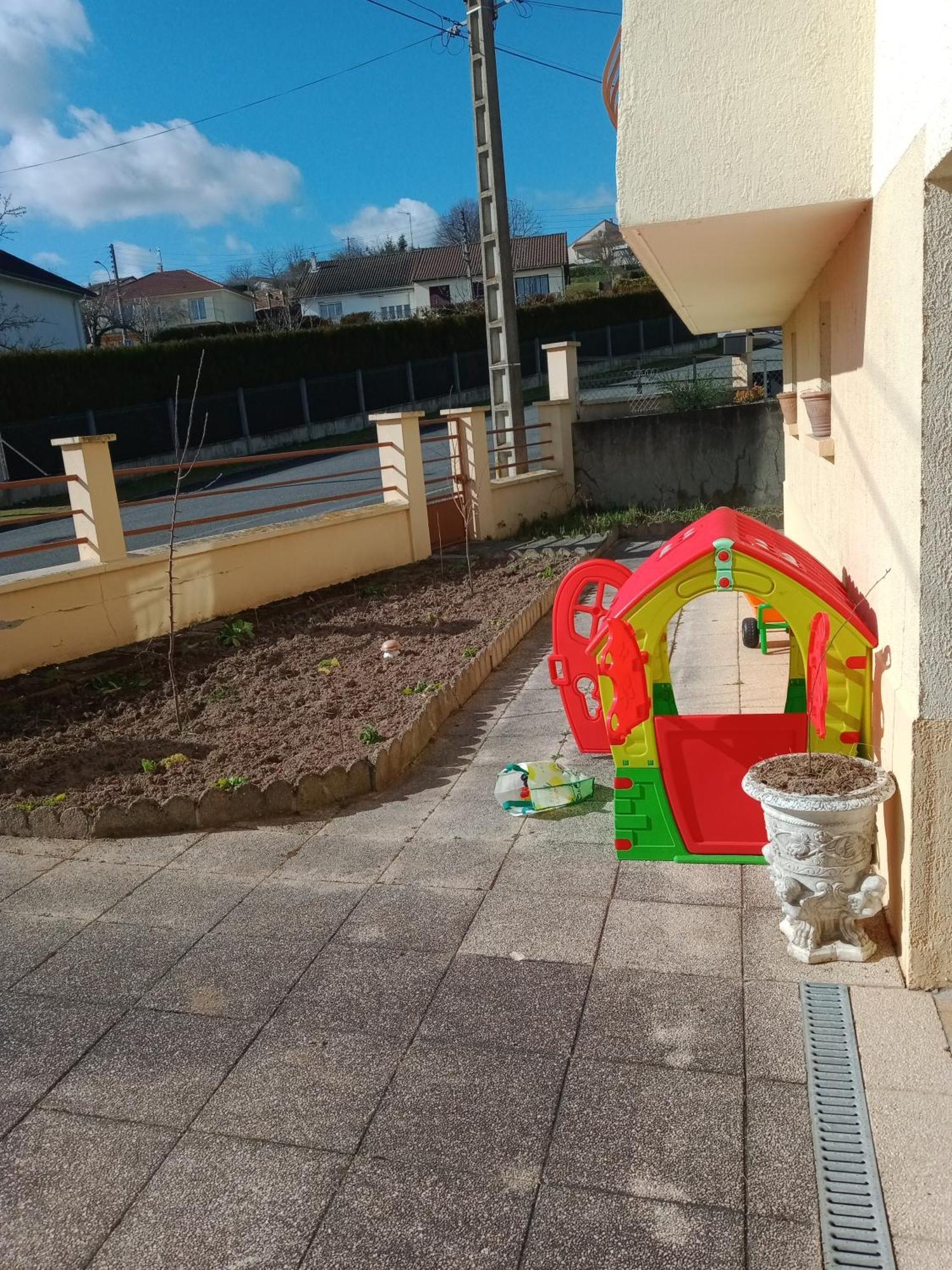 Maison Entiere Avec Parking, Garage Et Jardin Montluçon Zimmer foto